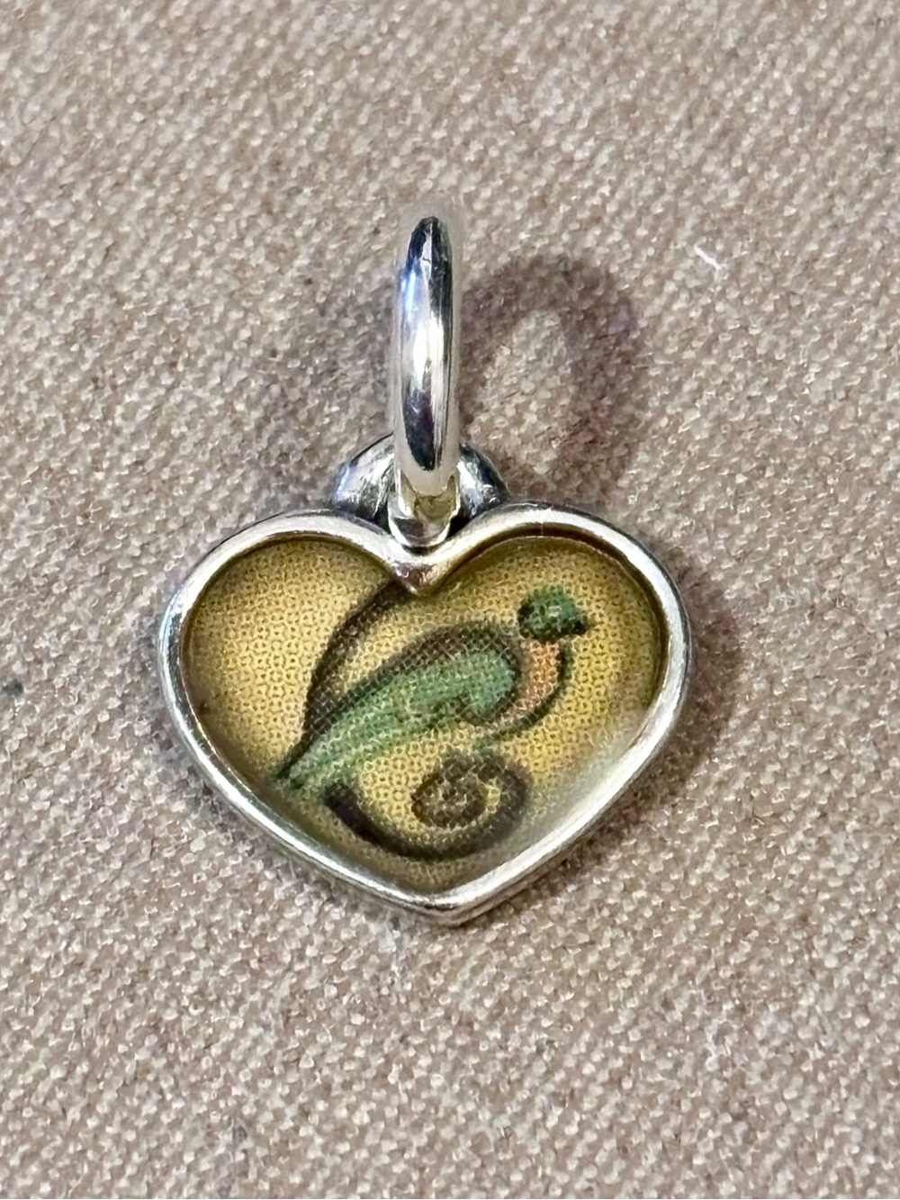 🆕 Brighton Piccadilly Embrace Life heart charm Silver with Yellow & green bird